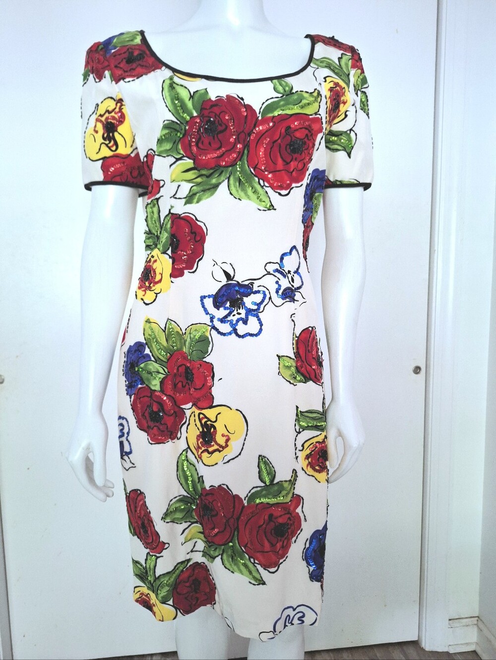 A.J. Bari Silk sequined floral print short sleeve knee length cocktail dress